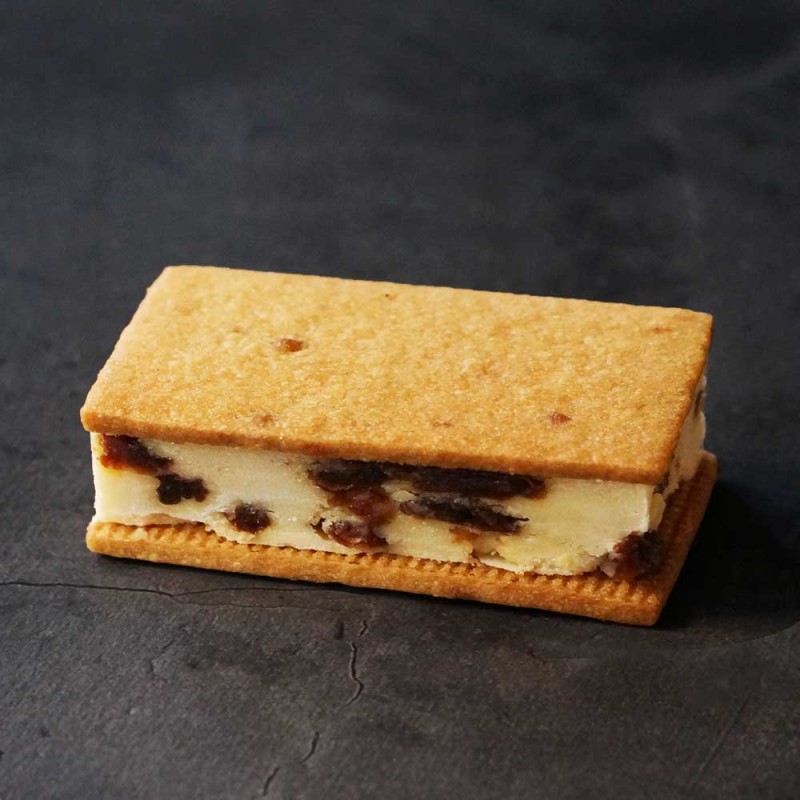 プレミアムバターサンド芋×レーズン